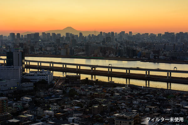 フィルター無しで撮影した東京の夜景と富士山