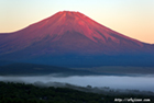 山梨県三国峠パノラマ台で狙った赤富士