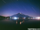 山中湖で撮影した夏の富士山と夜景